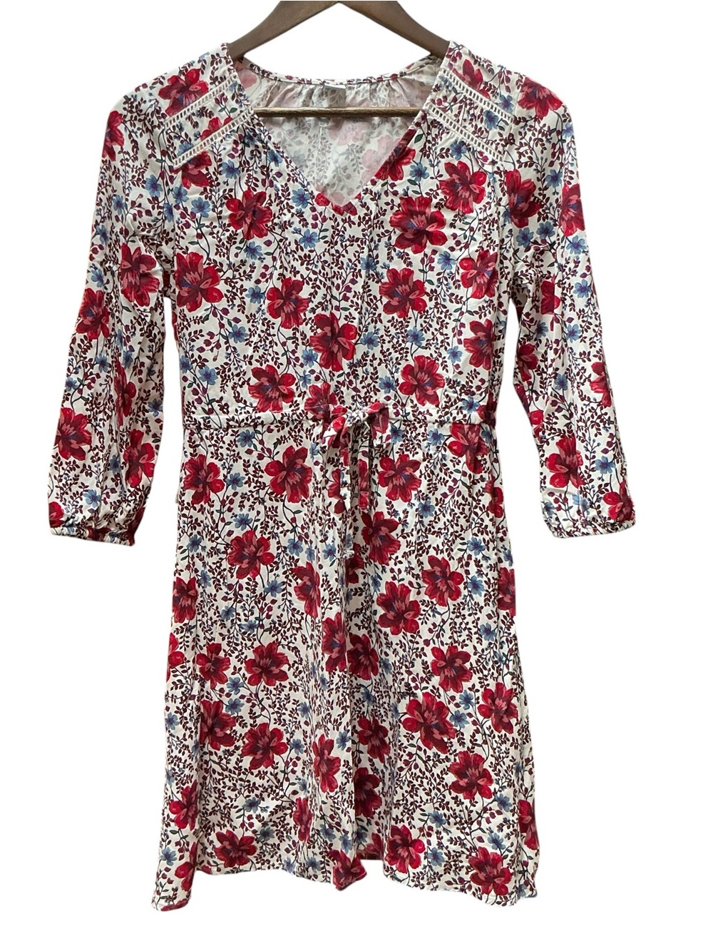 Old Navy Floral V-Neck Dress in White, Red & Blue - Picture 2 of 7
